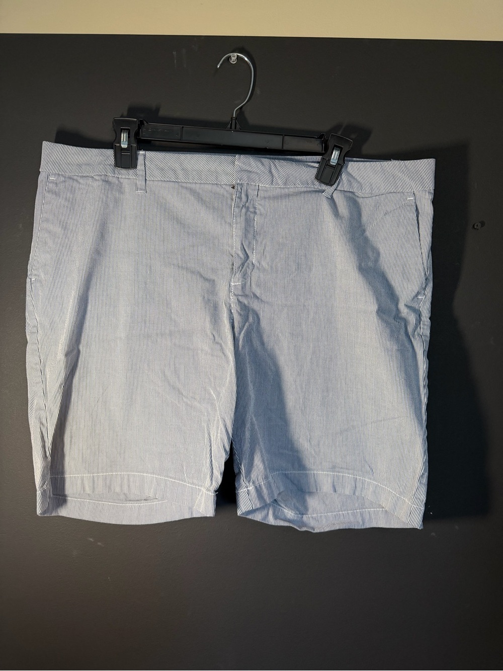 Tommy Hilfiger Pin Stripe Women’s Short. SIZE 16